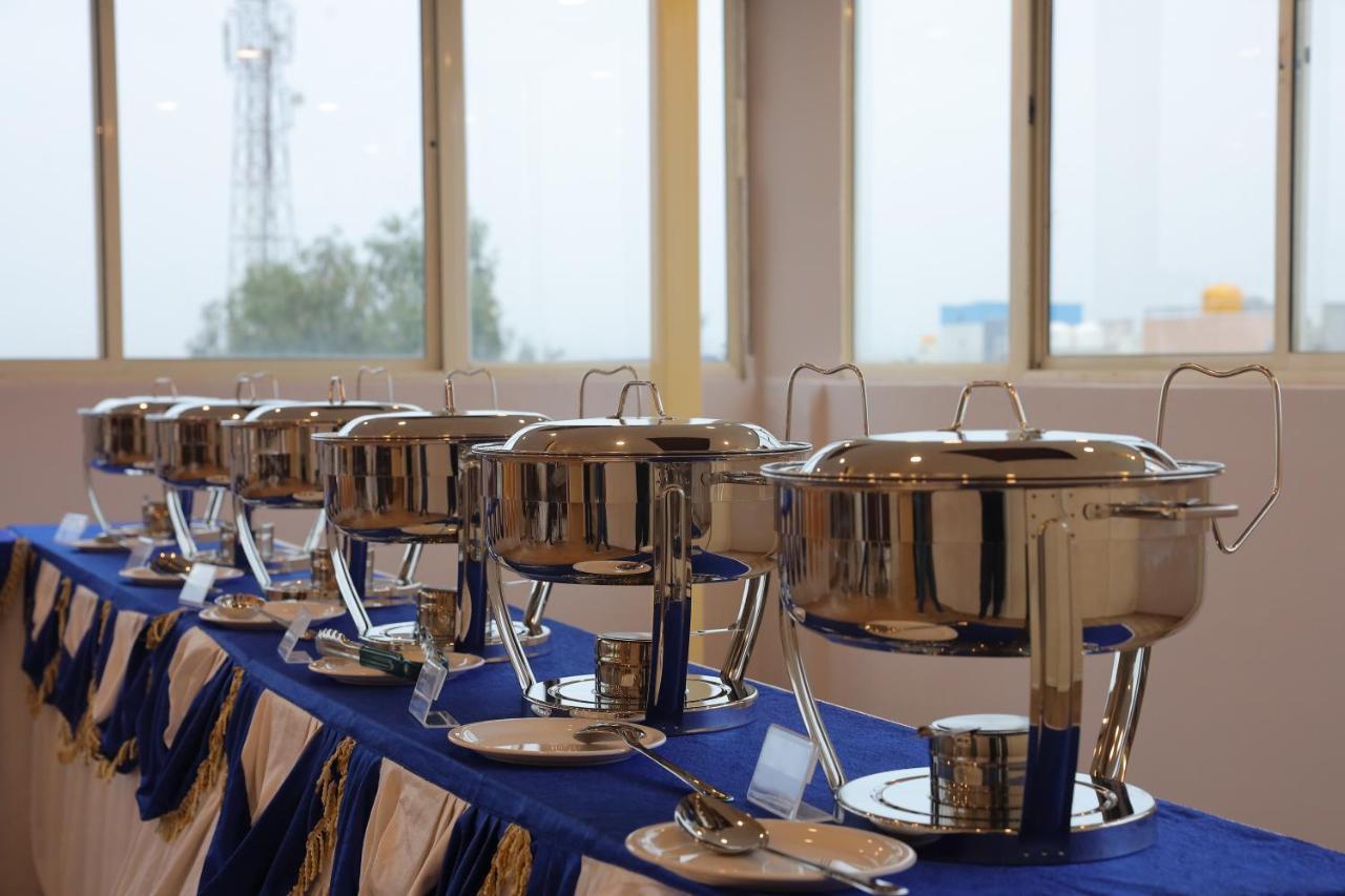 Vovo Hotels Yelahanka エクステリア 写真