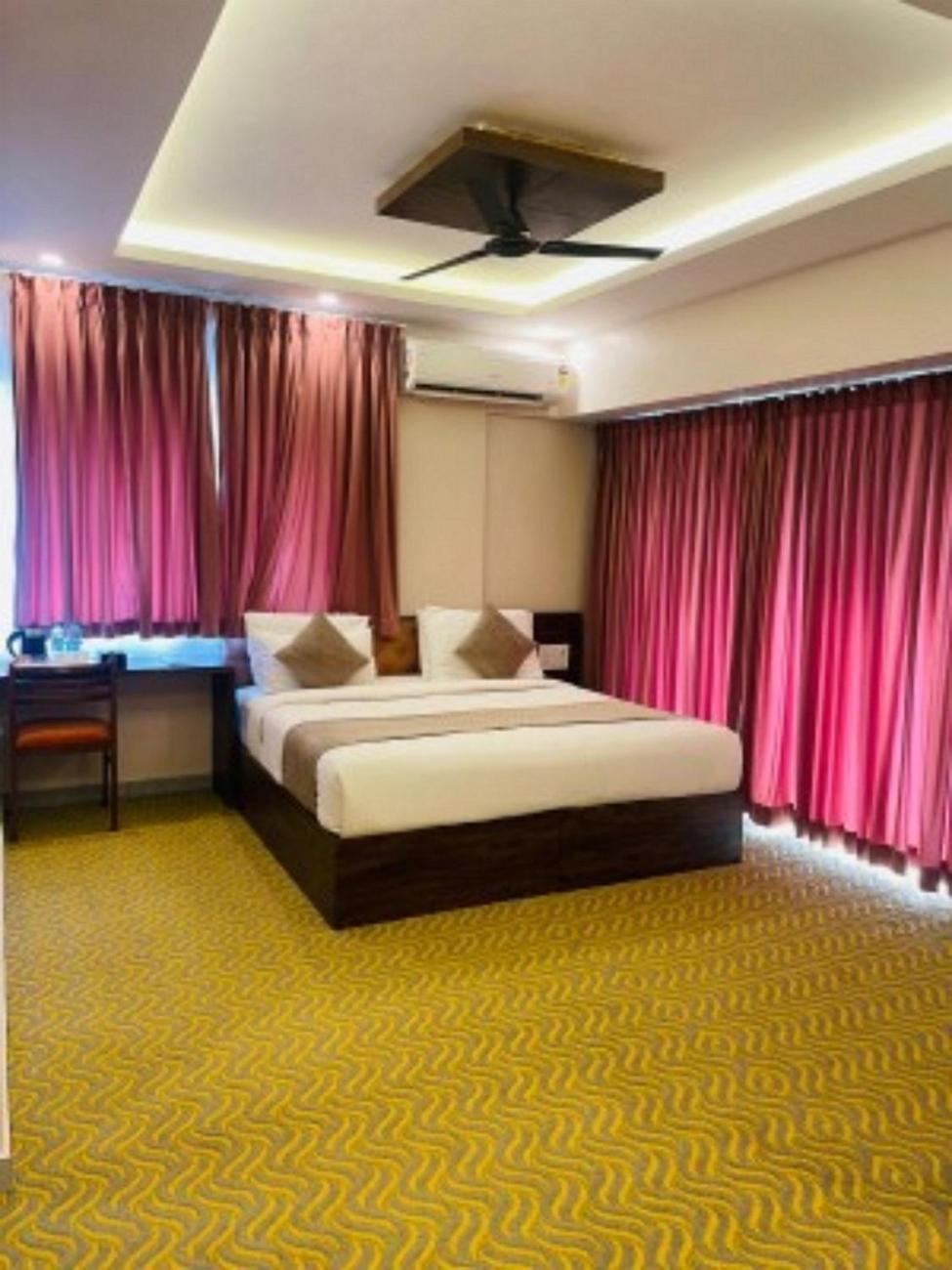 Vovo Hotels Yelahanka エクステリア 写真