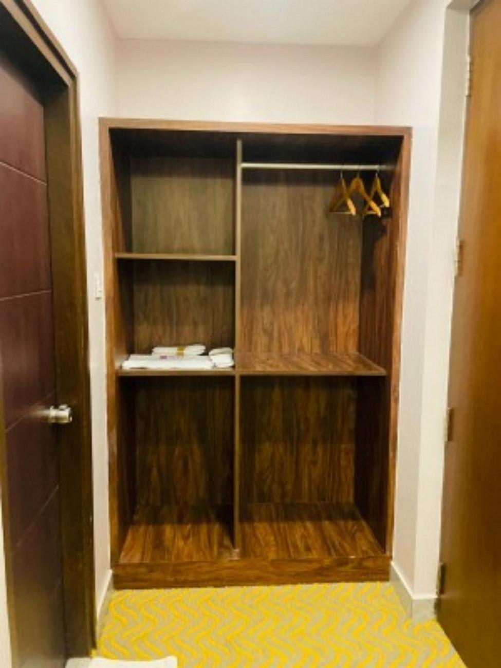 Vovo Hotels Yelahanka エクステリア 写真