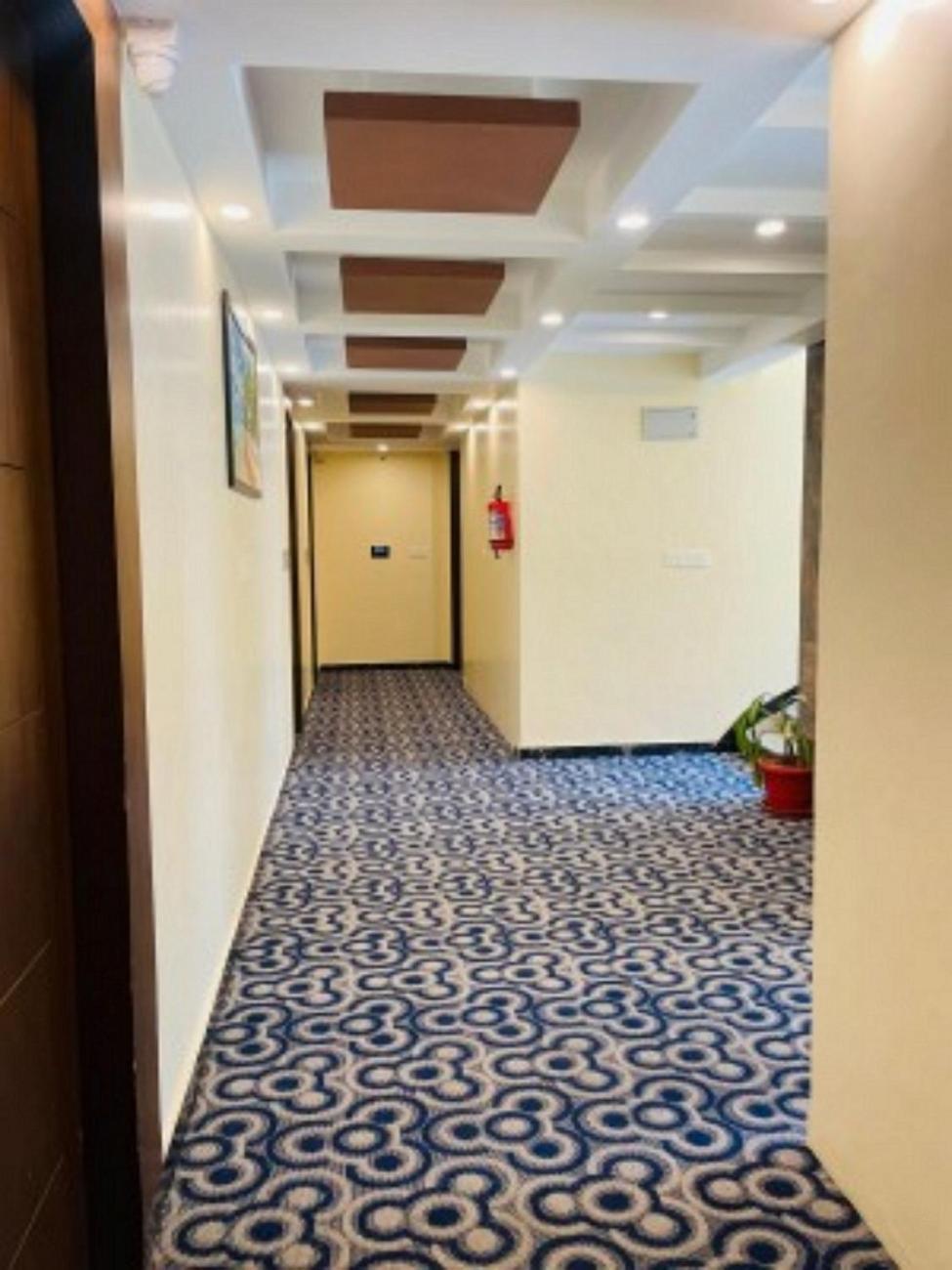 Vovo Hotels Yelahanka エクステリア 写真