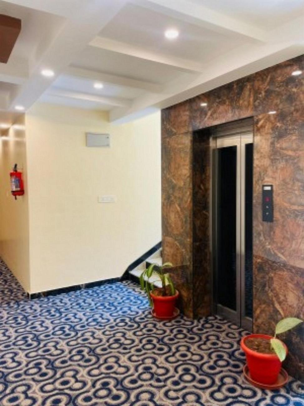 Vovo Hotels Yelahanka エクステリア 写真
