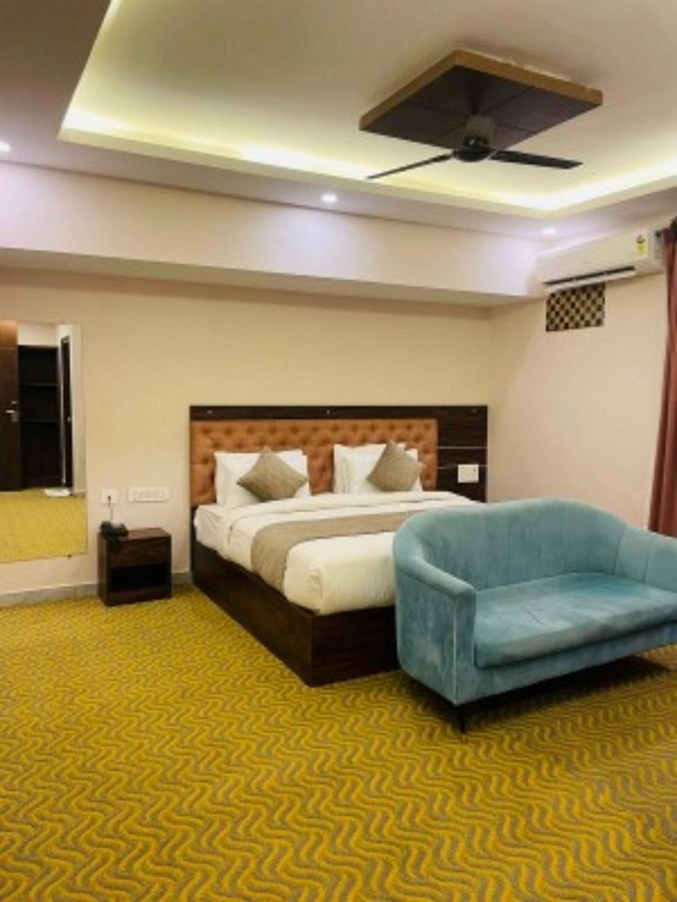 Vovo Hotels Yelahanka エクステリア 写真