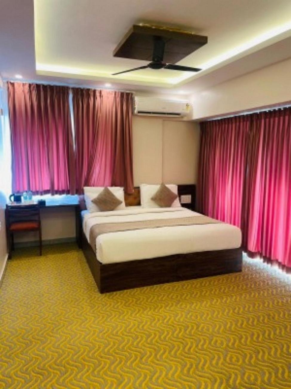 Vovo Hotels Yelahanka エクステリア 写真