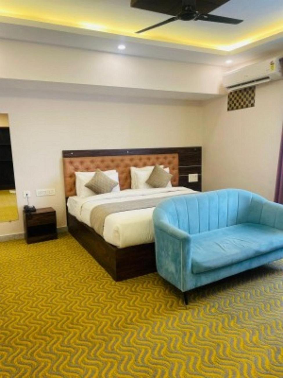 Vovo Hotels Yelahanka エクステリア 写真